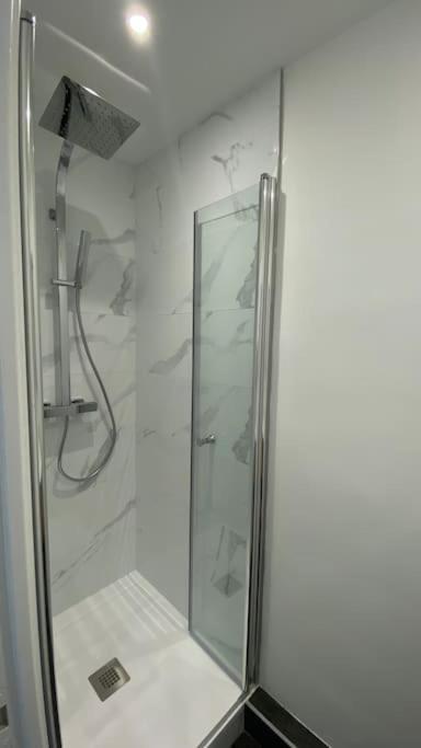 2-Bedroom Apartment For 4 People Near The Beach メルリモン・プラージュ エクステリア 写真